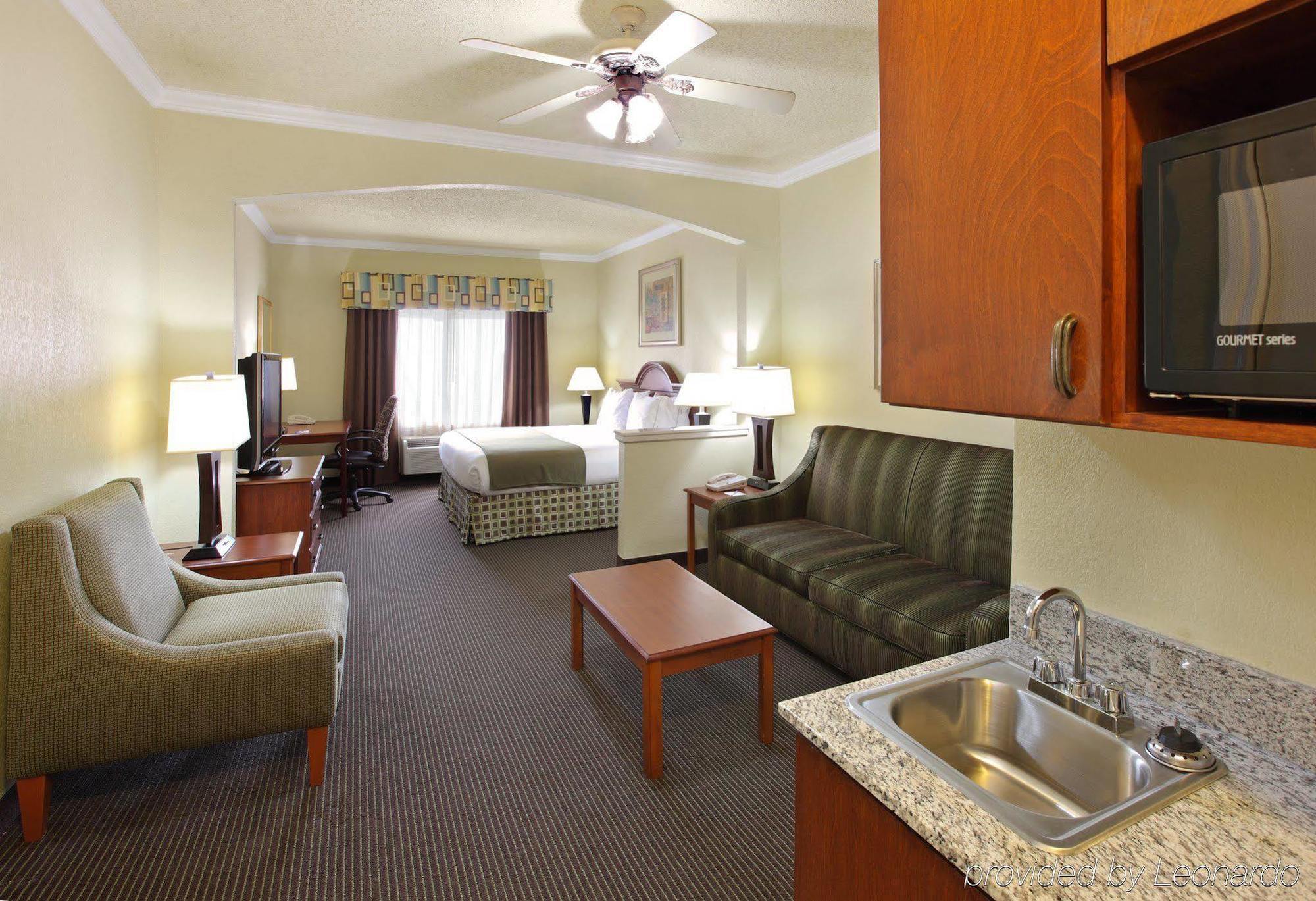 Holiday Inn Express Hotel & Suites Greenville By Ihg Esterno foto