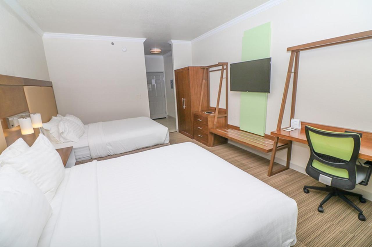 Holiday Inn Express Hotel & Suites Greenville By Ihg Esterno foto