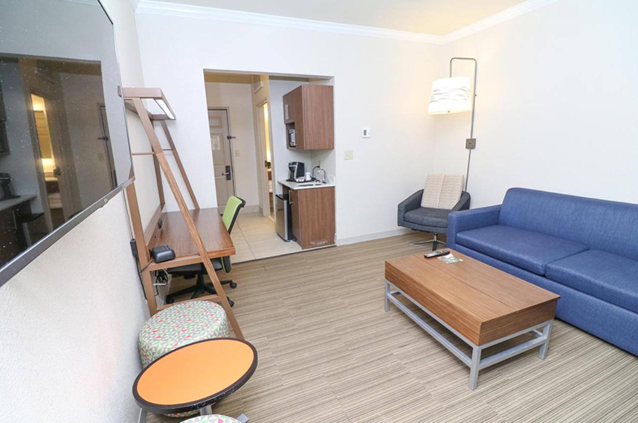 Holiday Inn Express Hotel & Suites Greenville By Ihg Esterno foto