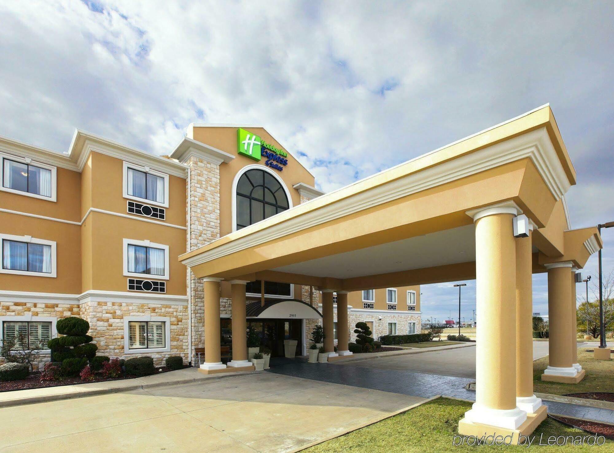 Holiday Inn Express Hotel & Suites Greenville By Ihg Esterno foto